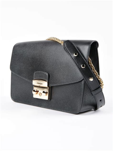 furla metropolis shoulder bag